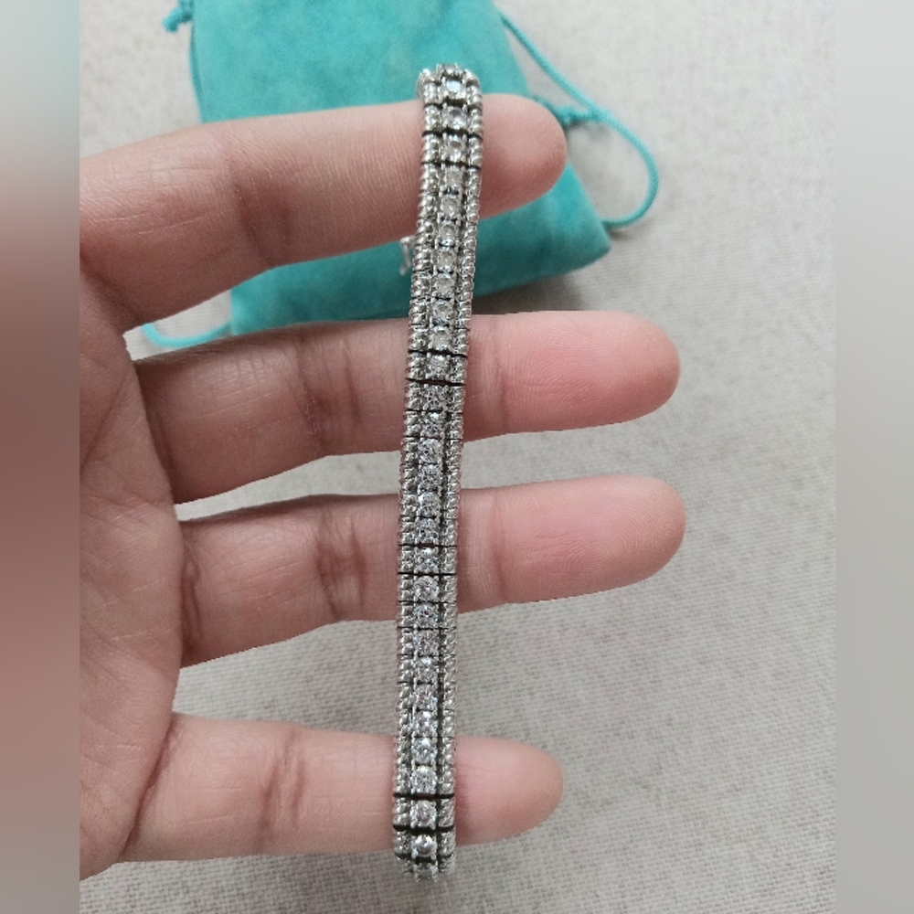 GORGEOUS Sterling silver Clear CZ Bracelet 7" inches long - Picture 2 of 6